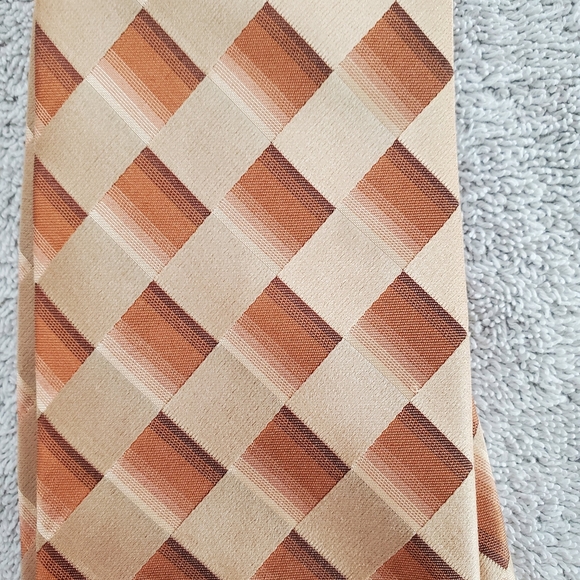 Tie - Picture 2 of 3